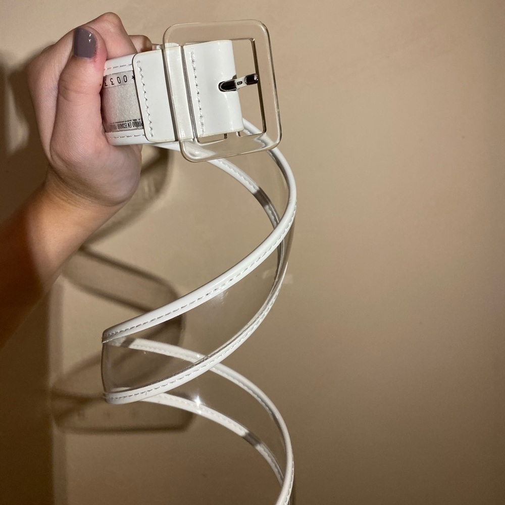 WHITE AND CLEAR F21 BELT